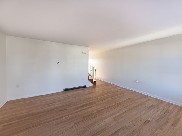 2250 Lincoln Way E
