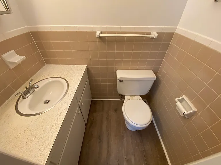 816 Gobin Dr — Photo 8