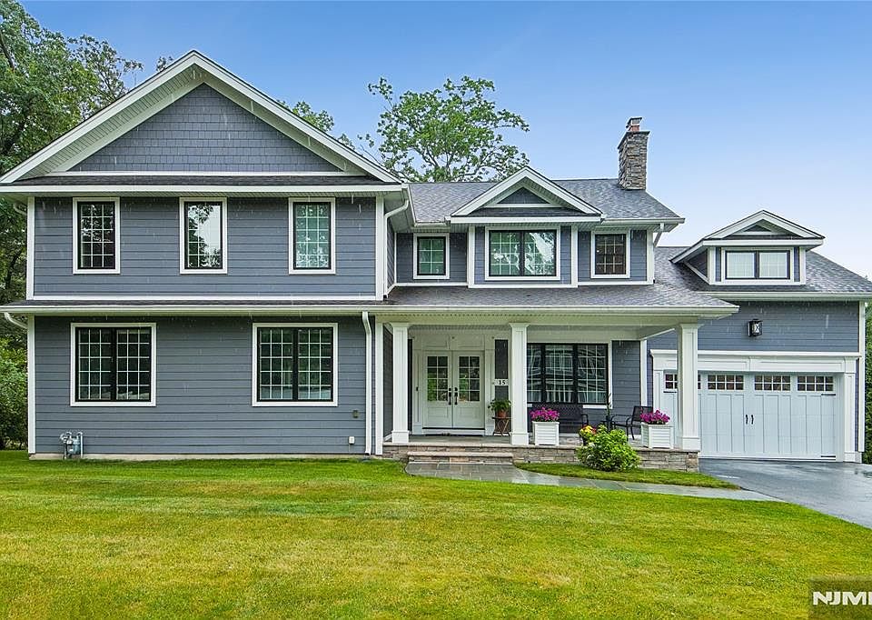 1st image of 15 Fernwood Dr