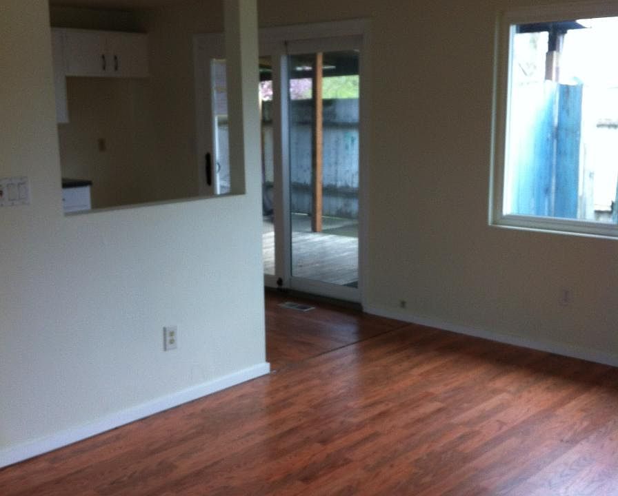 2nd image of 5914 64th Ave NE