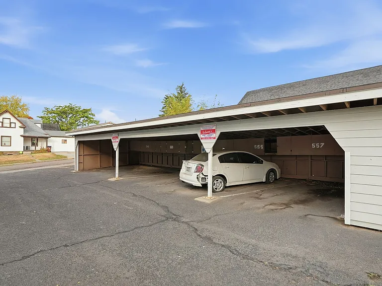 547 E Fairview Ave — Photo 14
