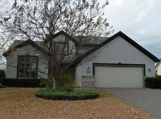 8729 Prestwick Pkwy N, Brooklyn Park, MN 55443