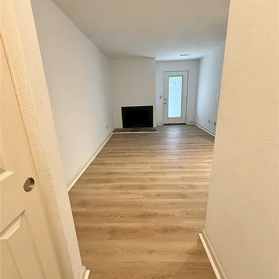122 Ashley Dr — Photo 4