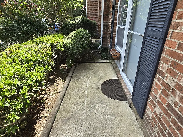 118 Chaucer Ct — Photo 3