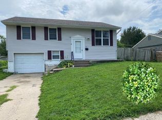 18515 E Cheyenne Dr, Independence, MO 64056