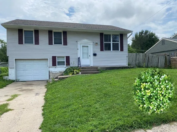18515 E Cheyenne Dr, Independence, MO 64056