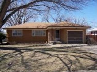 2086 Wesley St, Salina, KS 67401