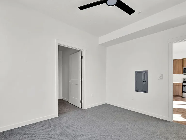 Veazey Park Apartments — Photo 60