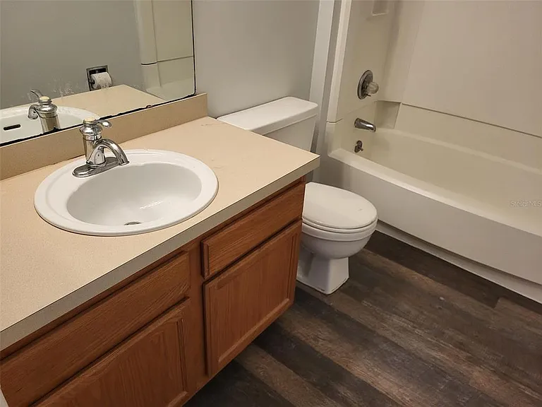 3727 SW 28th Ter #2 — Photo 9