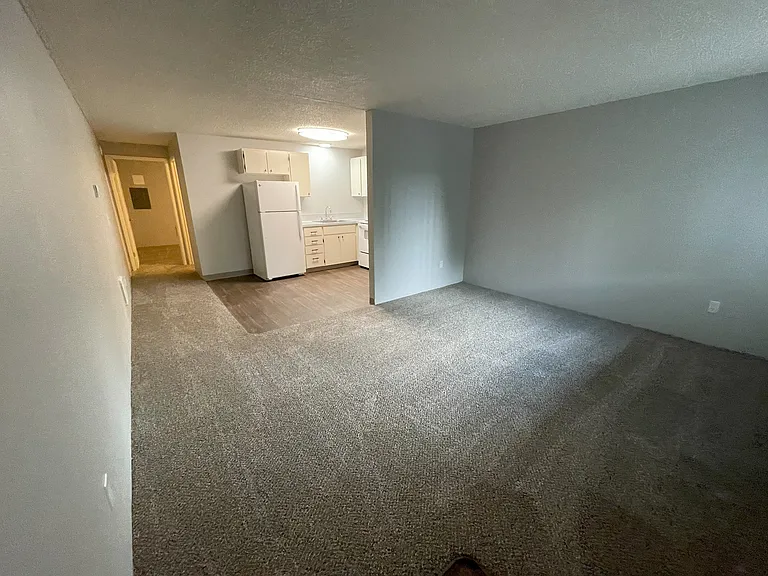Eagle Pointe Apartments — Photo 14