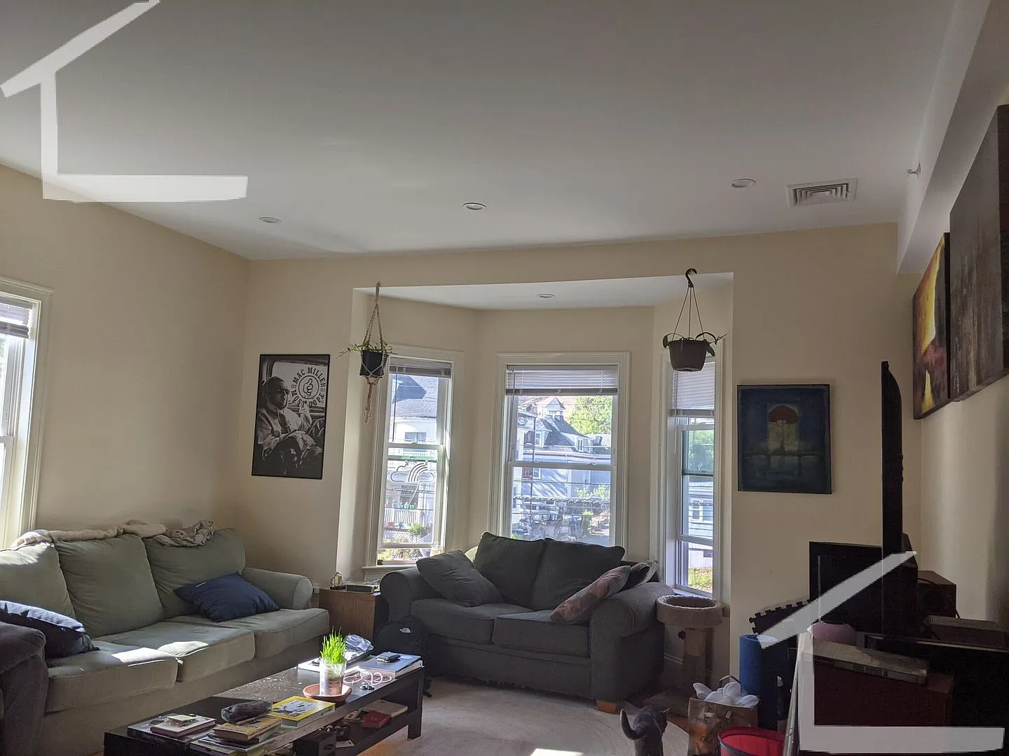 Fully Renovated 4-Bed Gem in Brighton! — Photo 3