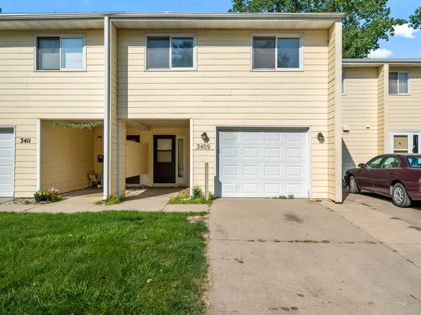 3409 Harcourt Dr, Ames, IA 50010