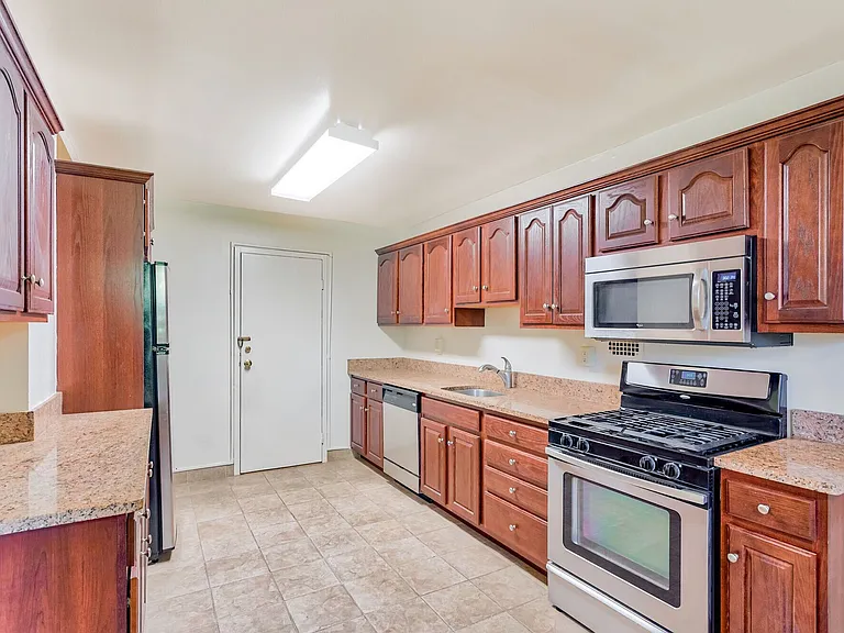 Thomas Wynne Apartments — Photo 75