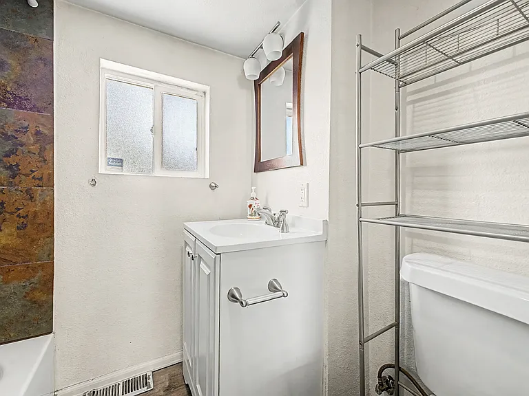 4731 N Vine St — Photo 7