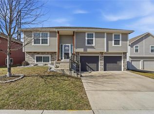 702 Emily Ave, Belton, MO 64012