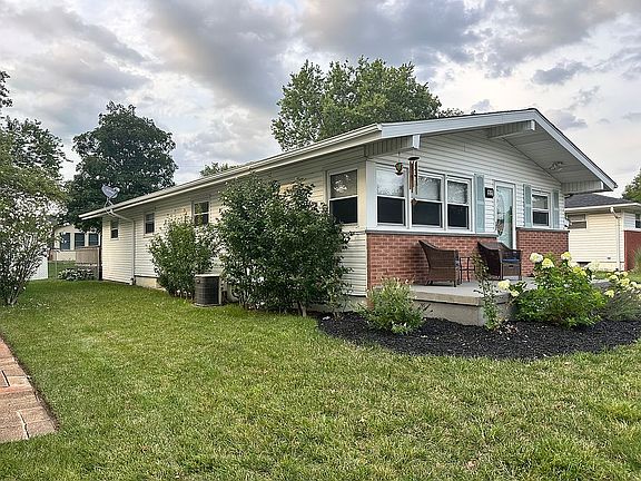 3rd image of 2117 Saint Michael Ct S
