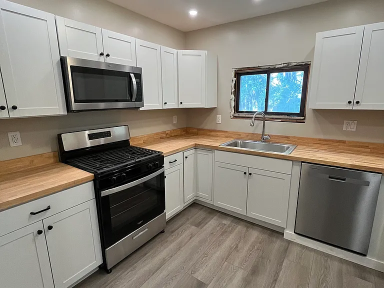 64 Nellis Park — Photo 17