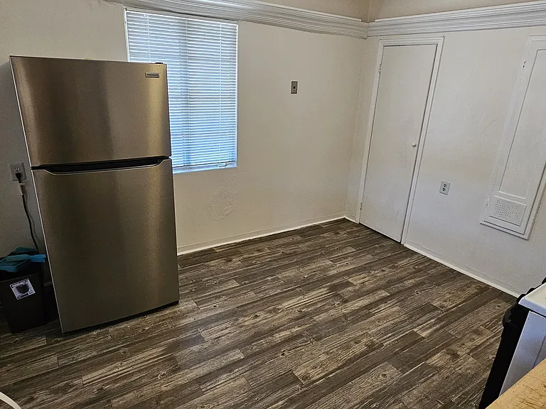 1442 E Lester St — Photo 9