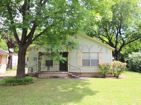 421 Dr Martin Luther King Jr Blvd, Waxahachie, TX 75165