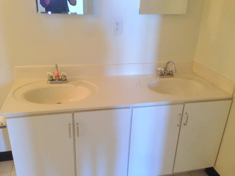 325 W Broad St — Photo 6