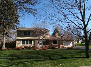 5941 Josephs Point Rd, Minnetonka, MN 55345