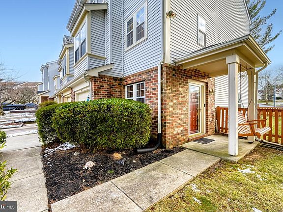 3rd image of 601 Brickston Rd