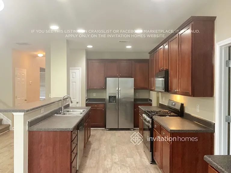 655 Briarhurst Ct — Photo 7