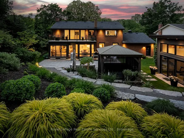 111 Judith Cres, Hamilton, ON L9G 1L3