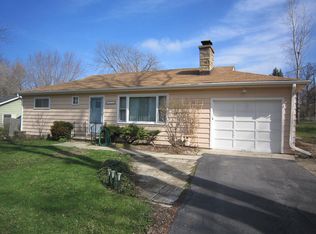 25700 W Sylvan Dr, Antioch, IL 60002
