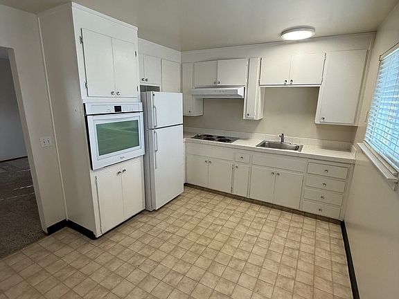 2nd image of 571 Troy Dr APT 3