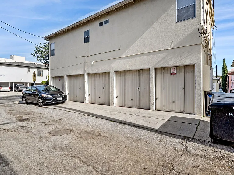 11958 Rochester Ave #11958 — Photo 10