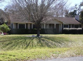 145 Lake View Cir, Brunswick, GA 31525