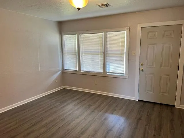 4613 Givens St — Photo 3