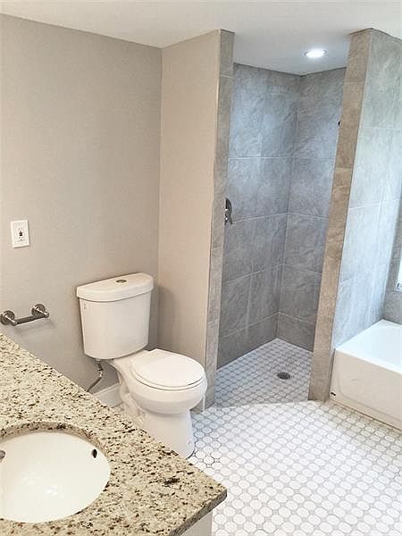 1st image of 4552 N Ocean Dr