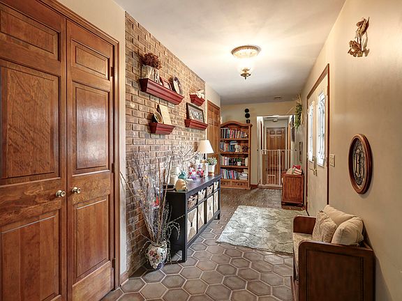 4th image of 10509 Killarney Dr