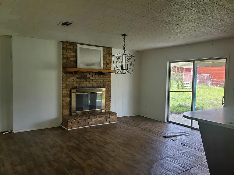 919 Kings Rd — Photo 5