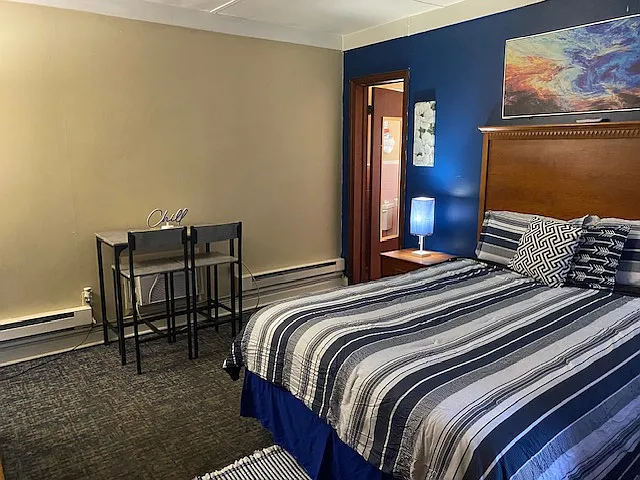 Studio, 375 sqft, $1,010 — Photo 2