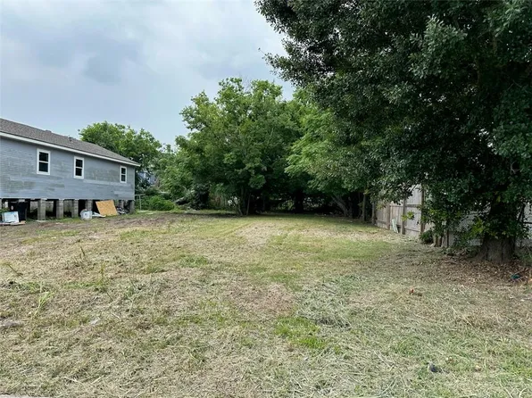 9220 Oleander St, New Orleans, LA 70118