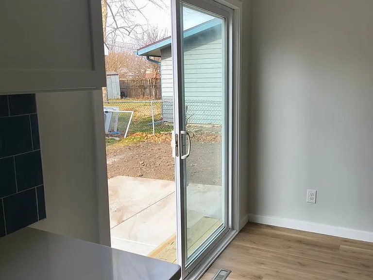 3437 S Glenn Ave — Photo 12