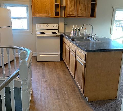 4th image of 139 Cornelia St APT A