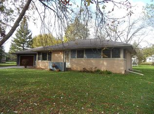 W161N5021 Hickory Tree Ln, Menomonee Falls, WI 53051