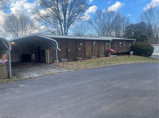 8021 Manchester Ave SW, Navarre, OH 44662