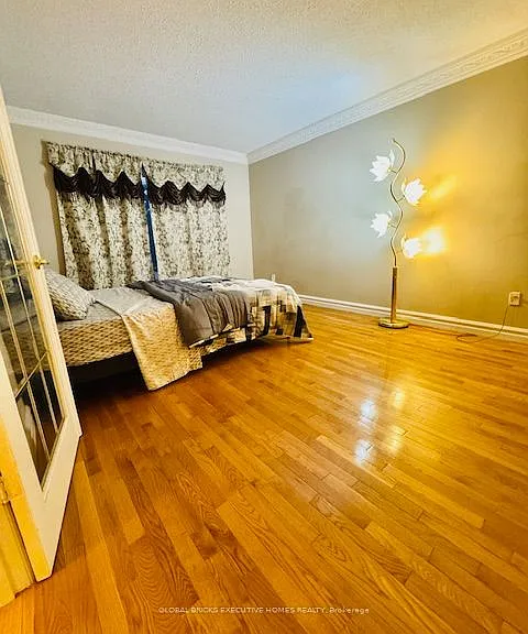 4562 Penhallow Rd — Photo 2