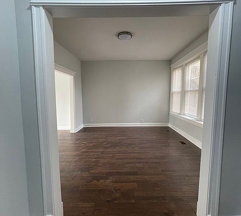 2nd image of 916 W 68th St #1W