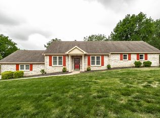 1122 Forestpointe Dr, Hendersonville, TN 37075