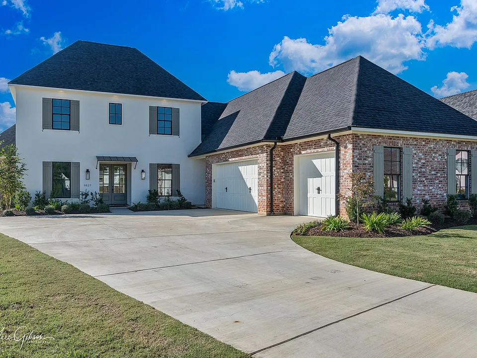 9827 Canebrake Ln