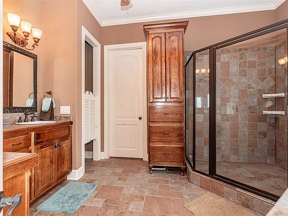 5th image of 3605 Summerhill Dr