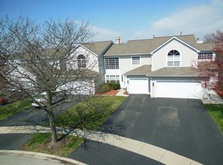 1212 Dunamon Dr, Bartlett, IL 60103