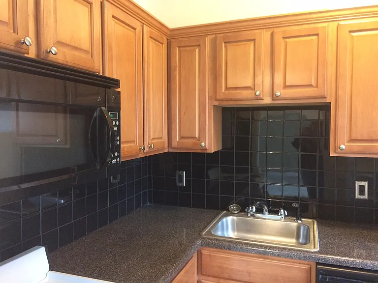 Mark Twain Apartments — Photo 6