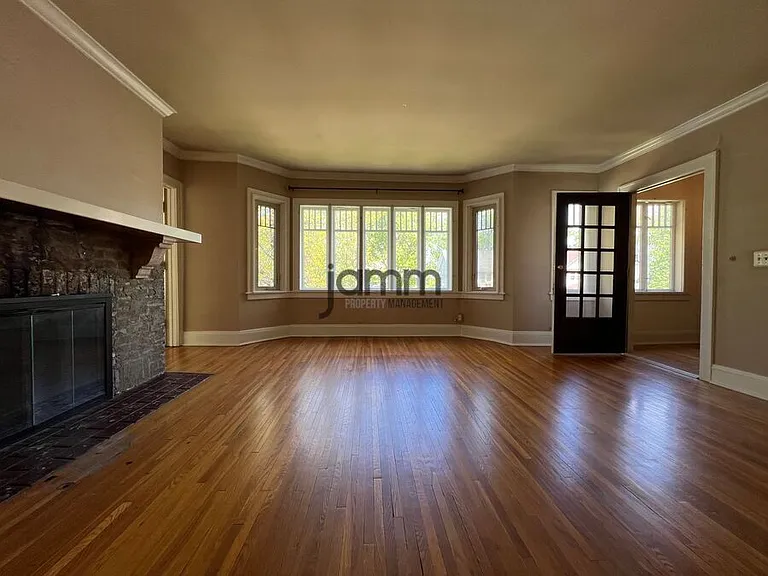 3232 Clarendon Rd — Photo 6